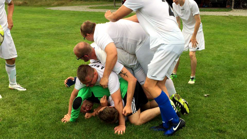 Die St. Pauliatrie - Schweinehaufen auf unserem 1. Fanfußballturnier